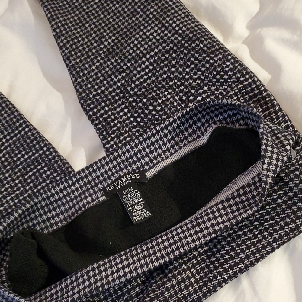 NWT Kids Monochrome Patterned Leggings With Fleece Inside To Keep You Warm